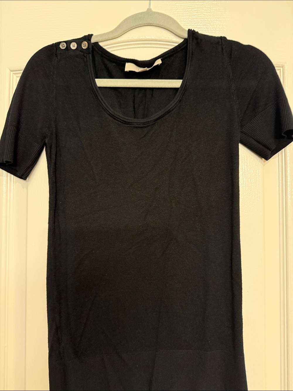 Ann Taylor Black Short Sleeve Scoop Neck Tee with Shoulder Buttons